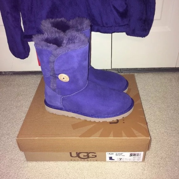 NEW UGG  "Bailey Button" Royal Blue Boots Size 7 - Picture 2 of 7